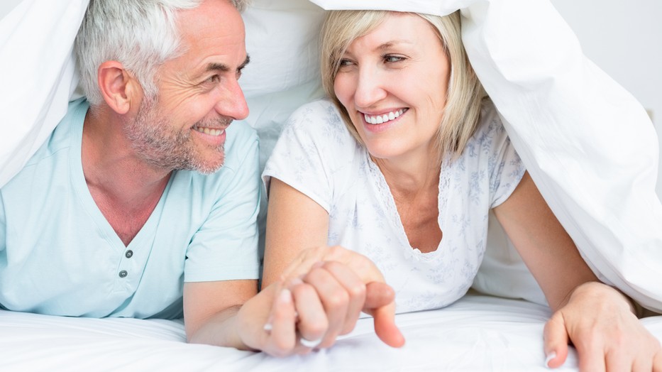 Az intimitás fenntartása minden életkorban fontos, változókorban is javíthatja az életminőséget