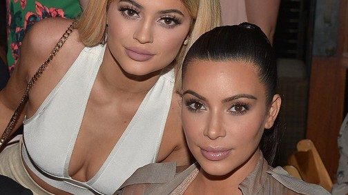 Kylie Jenner hordja ki Kim Kardashian babáját? Ő lenne a béranya?