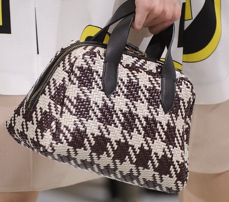 A H&M kollekció sem lehet meg táska nélkül.