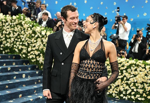 Ők voltak a 2025-ös Met-gála legszebb szerelmespárjai, csak úgy izzott közöttük a levegő a vörös szőnyegen